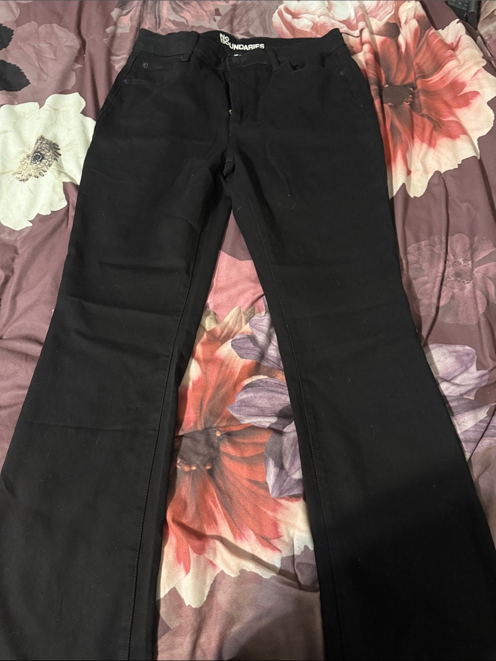 No Boundaries Black Straight-Leg Jeans